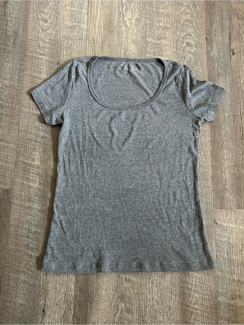 Gray Scoop Neck T-Shirt Women’s Medium Cotton Blend Basic Tee
